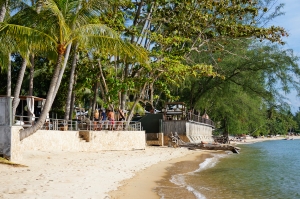 Бар Nikki Beach. Центральная часть пляжа Липа Нои, бухта Тонг Янг